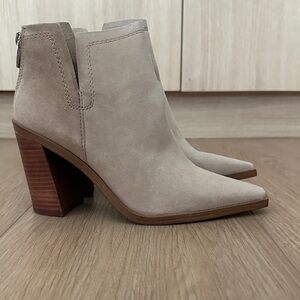 Vince Camuto Welland Bootie - Tortilla True Suede - Sz 7.5